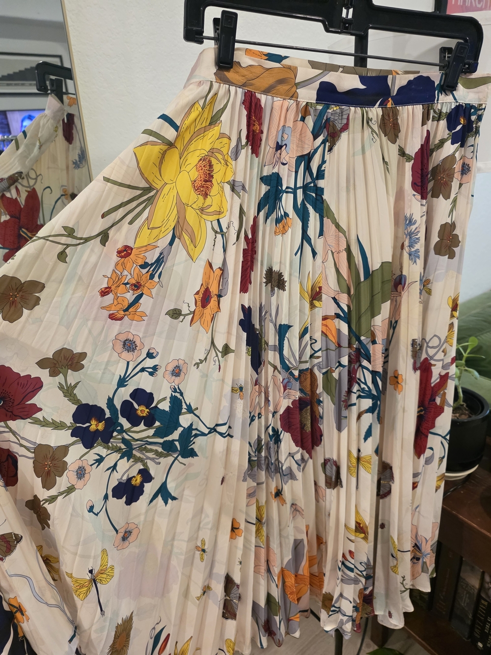 Chicwish Cream Floral Pleated Midi Skirt with Multicolor Blooms - Picture 1 of 7